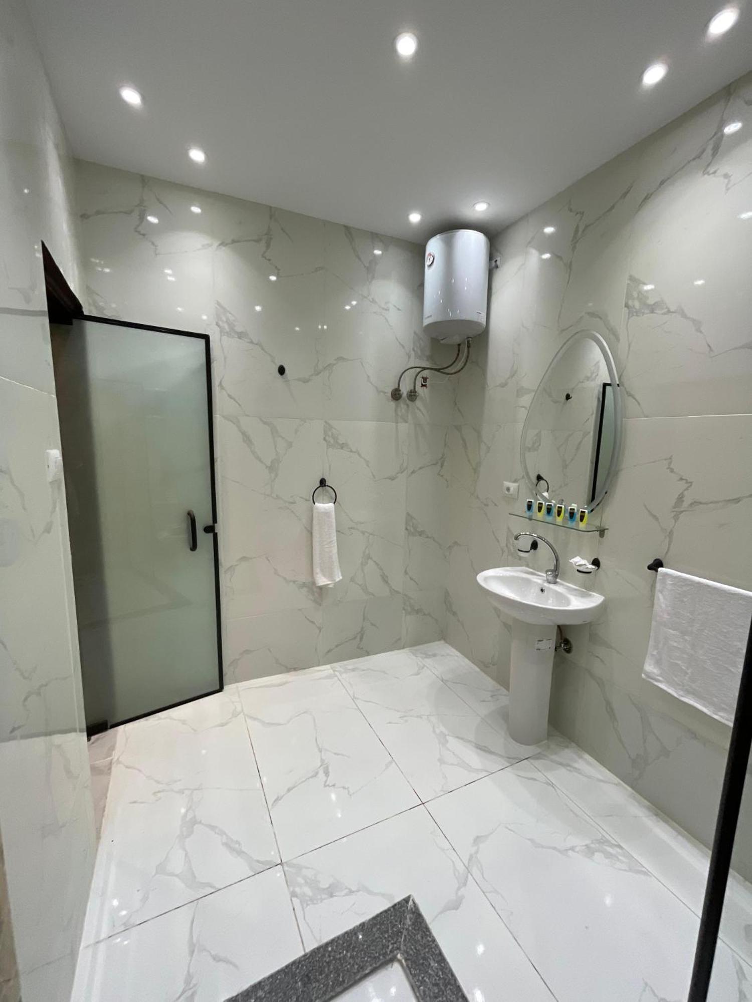 New Glamour Pyramids Hotel Kafrat al Jabal Bagian luar foto