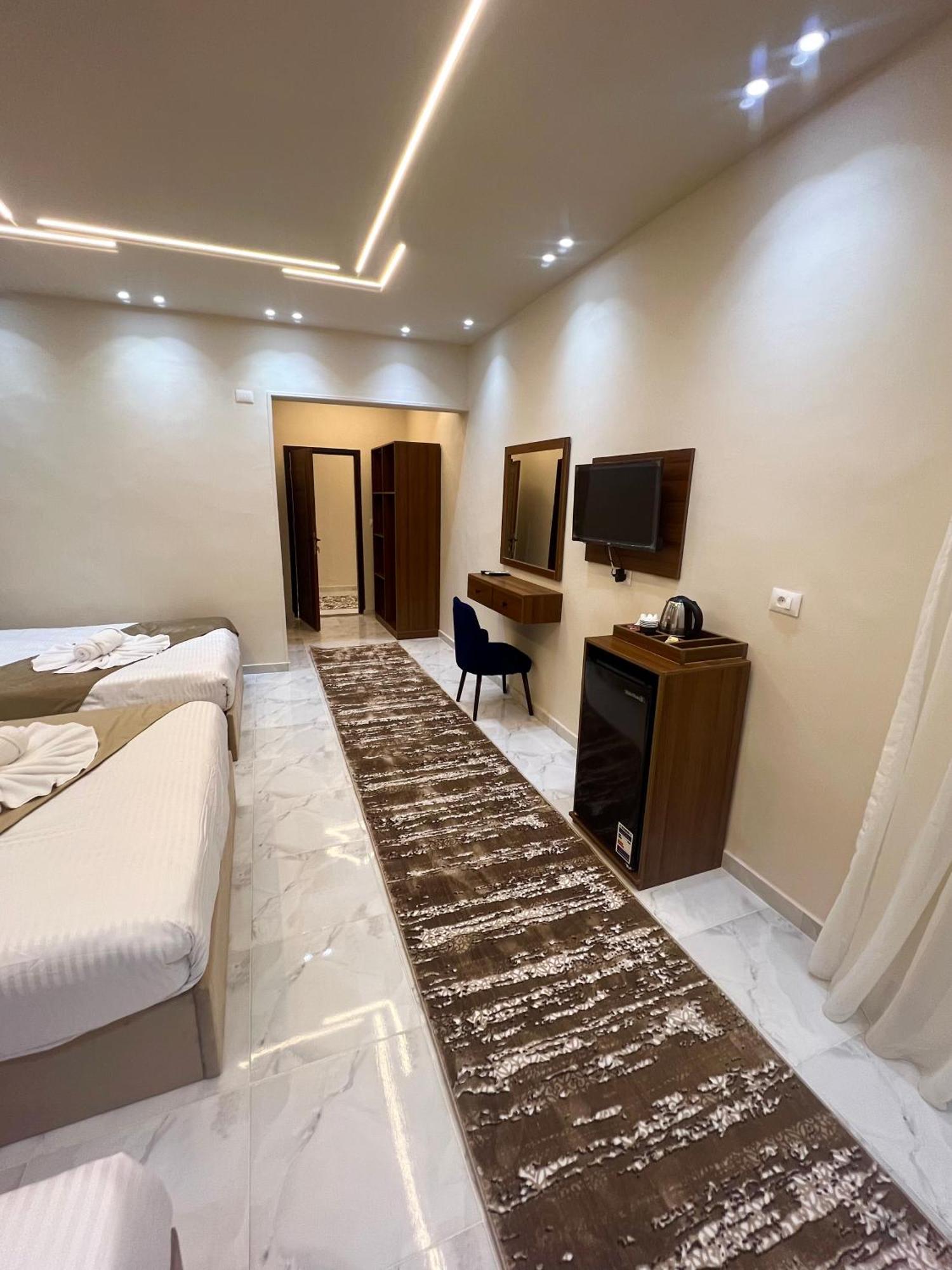 New Glamour Pyramids Hotel Kafrat al Jabal Bagian luar foto