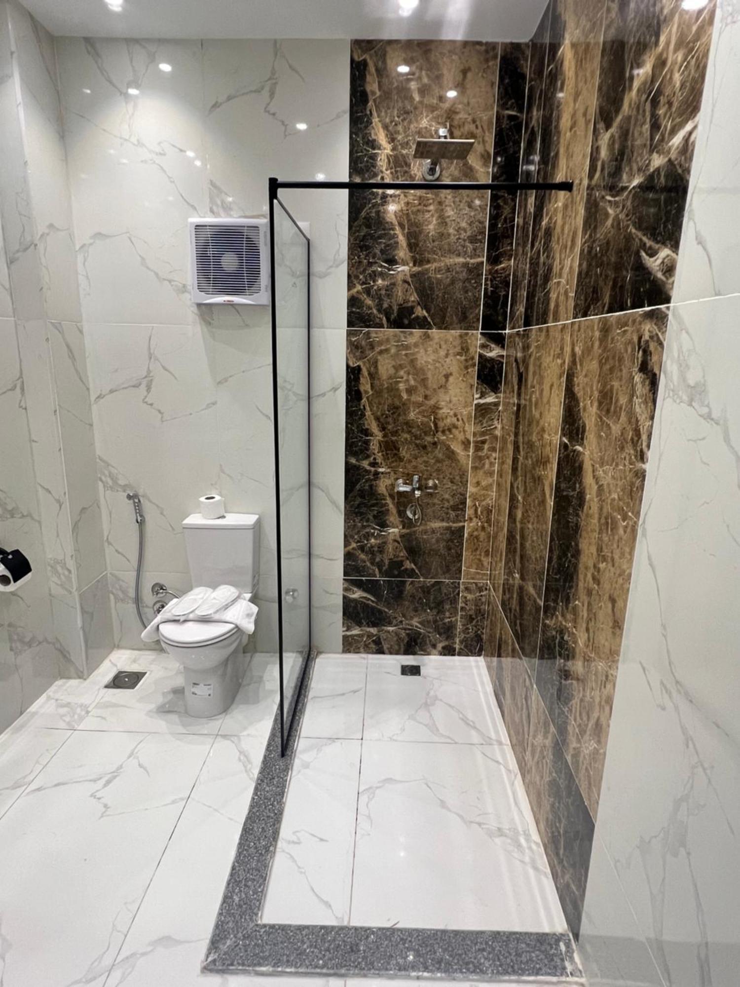 New Glamour Pyramids Hotel Kafrat al Jabal Bagian luar foto