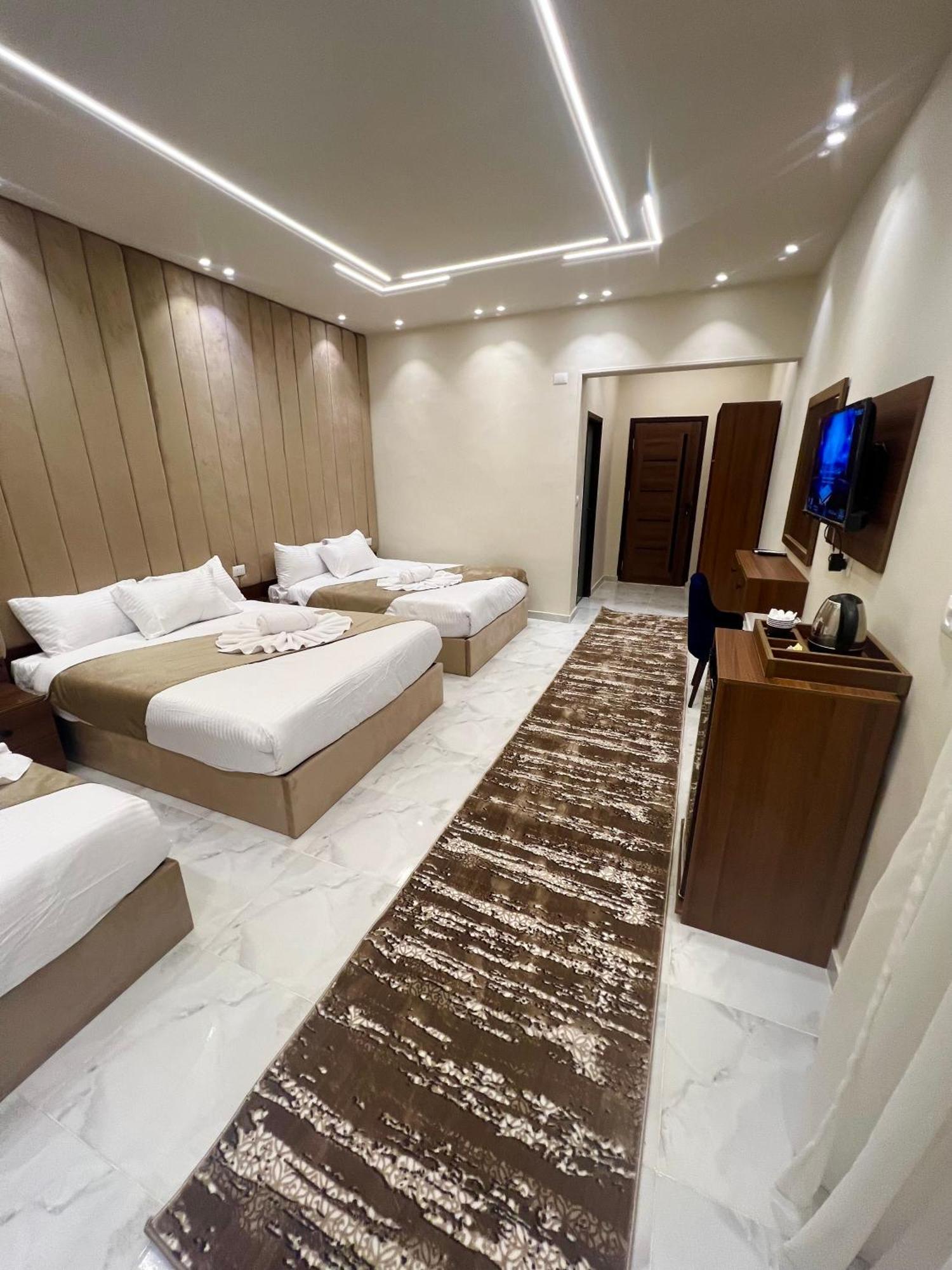 New Glamour Pyramids Hotel Kafrat al Jabal Bagian luar foto