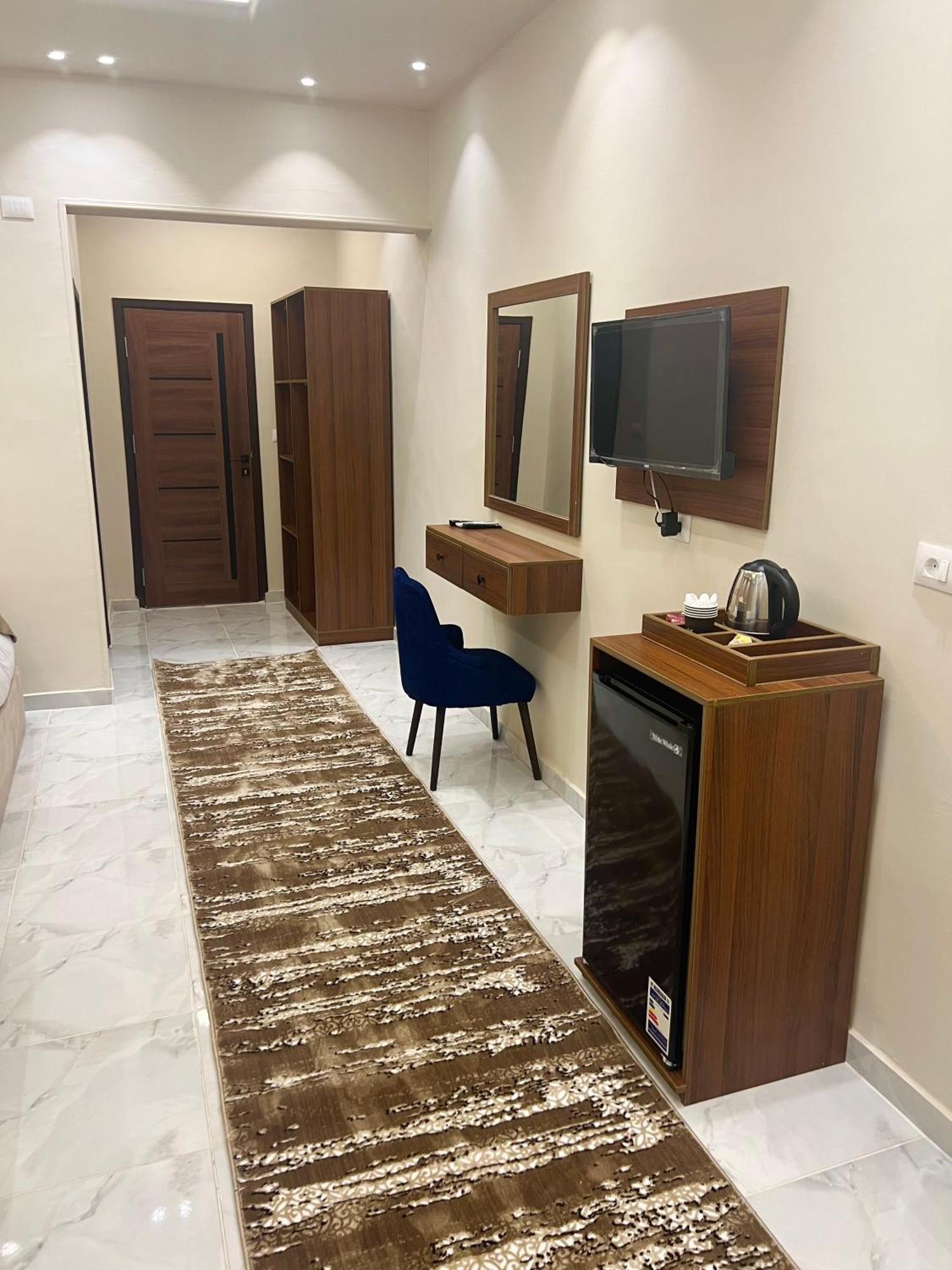 New Glamour Pyramids Hotel Kafrat al Jabal Bagian luar foto
