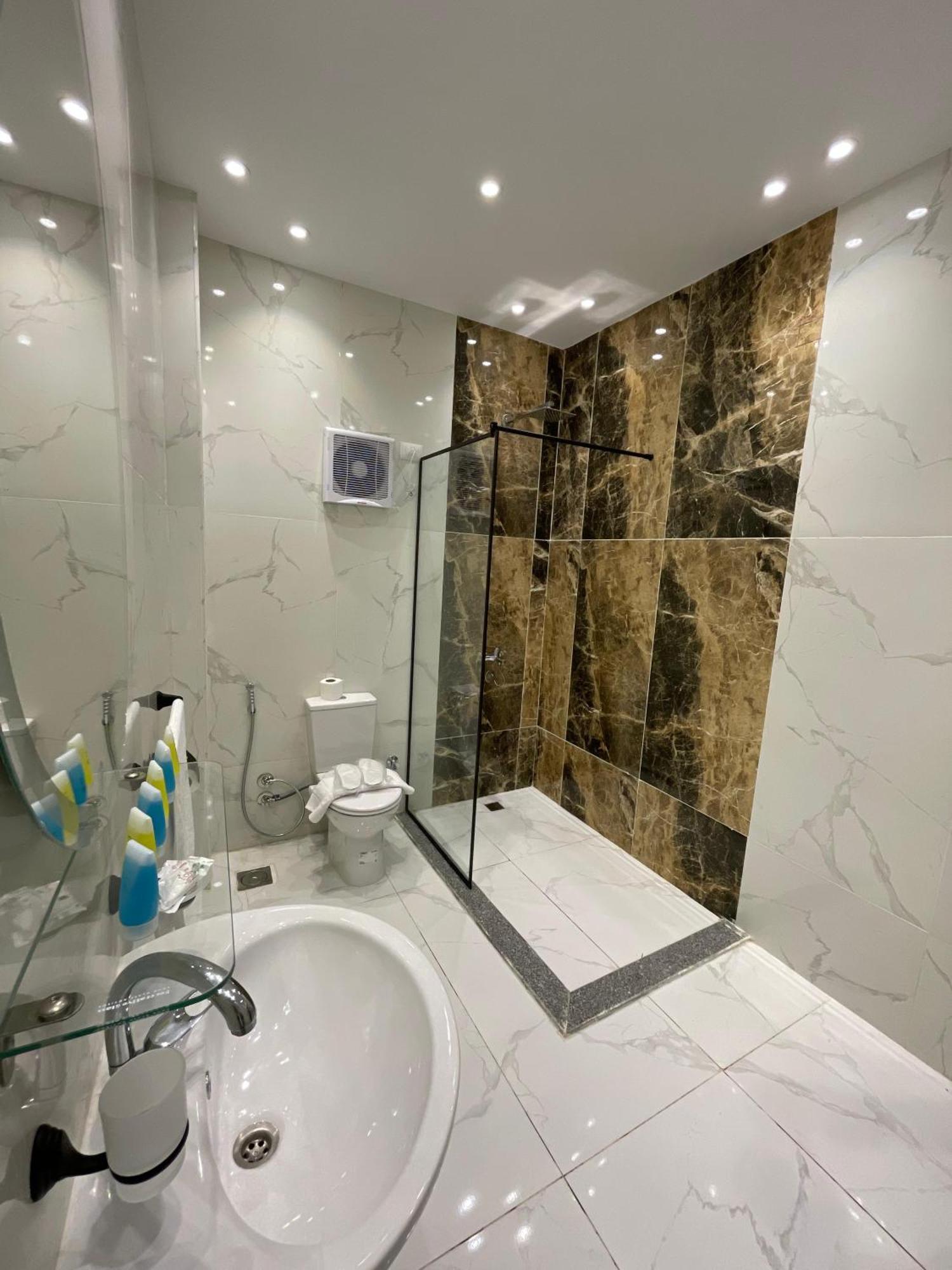 New Glamour Pyramids Hotel Kafrat al Jabal Bagian luar foto