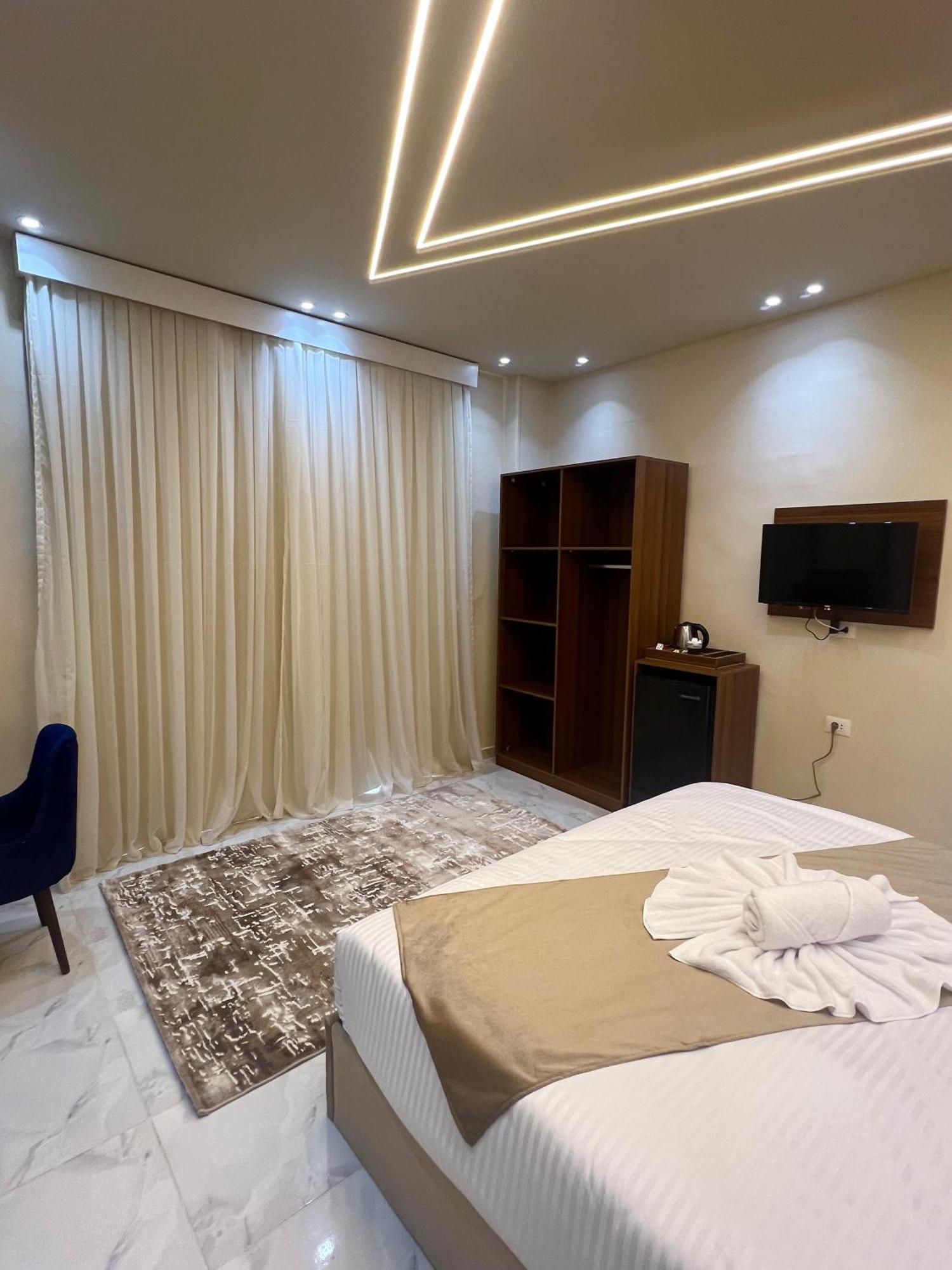 New Glamour Pyramids Hotel Kafrat al Jabal Bagian luar foto