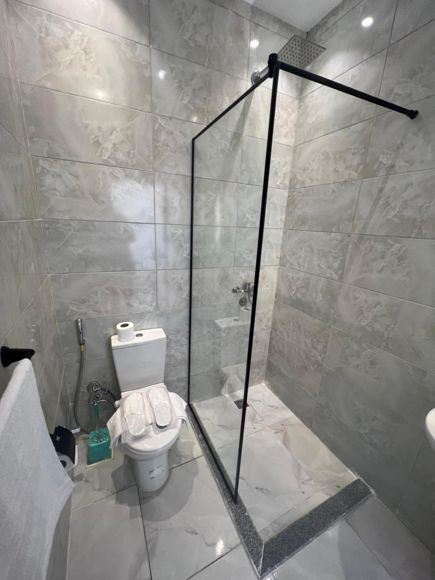 New Glamour Pyramids Hotel Kafrat al Jabal Bagian luar foto
