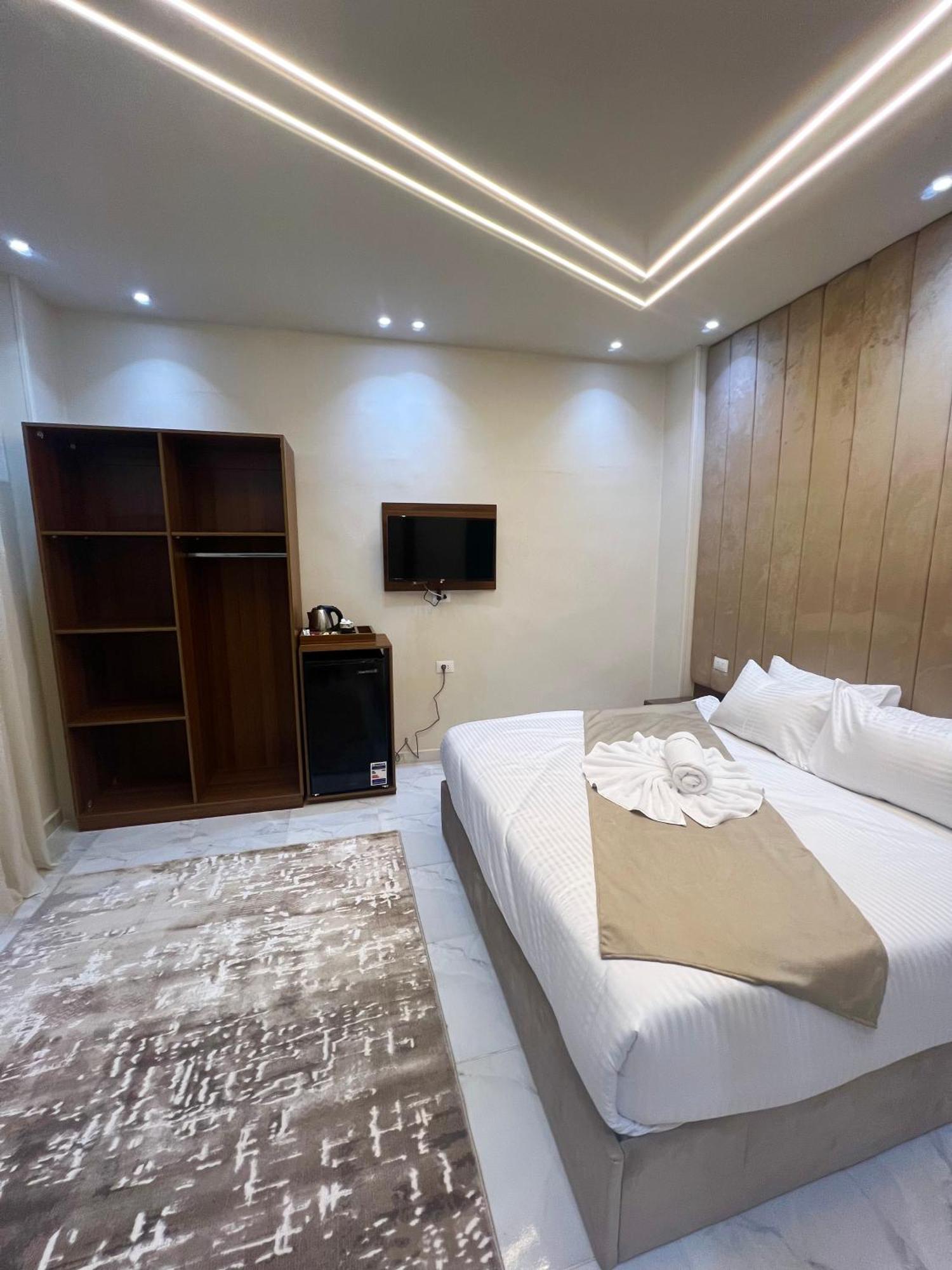 New Glamour Pyramids Hotel Kafrat al Jabal Bagian luar foto