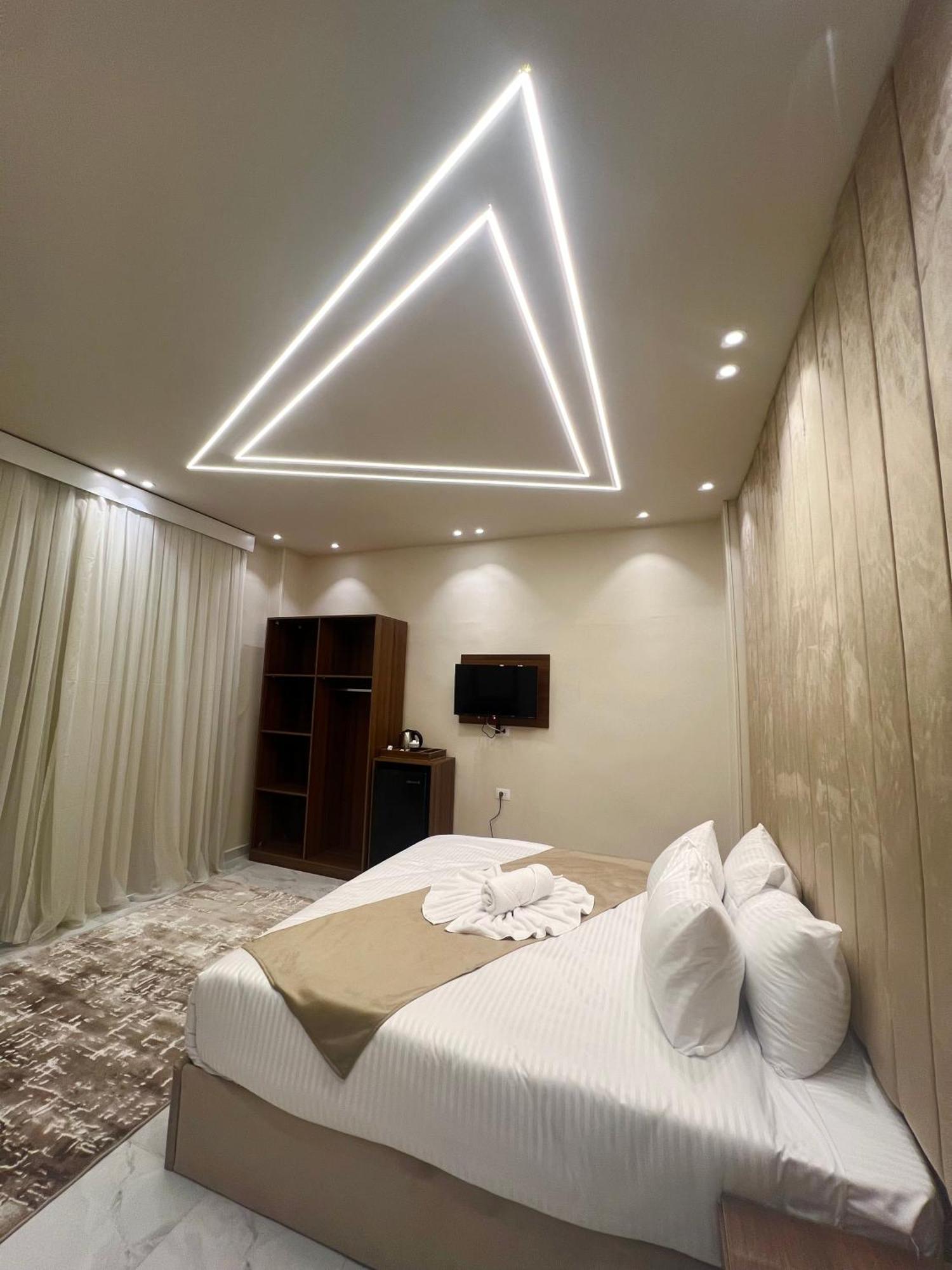 New Glamour Pyramids Hotel Kafrat al Jabal Bagian luar foto