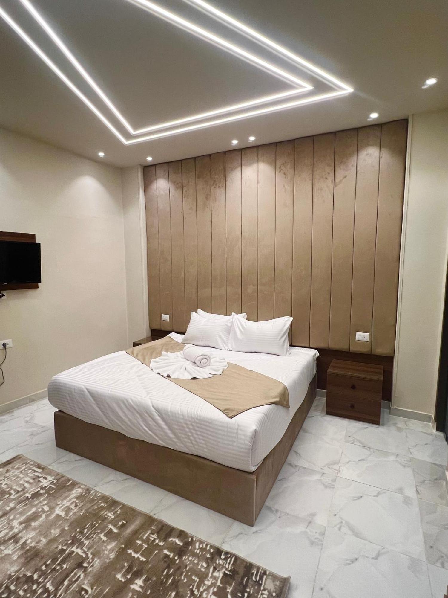 New Glamour Pyramids Hotel Kafrat al Jabal Bagian luar foto