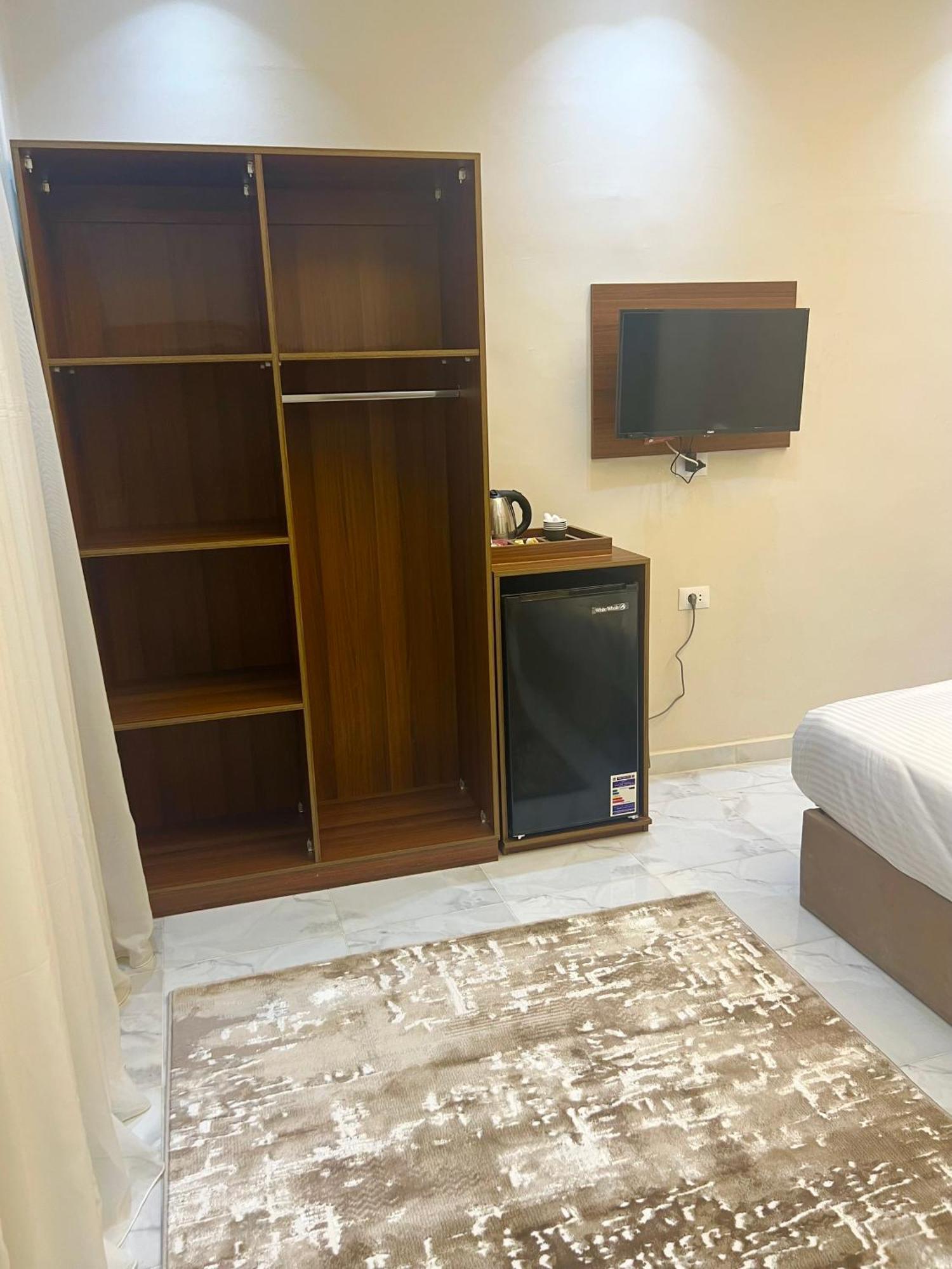 New Glamour Pyramids Hotel Kafrat al Jabal Bagian luar foto