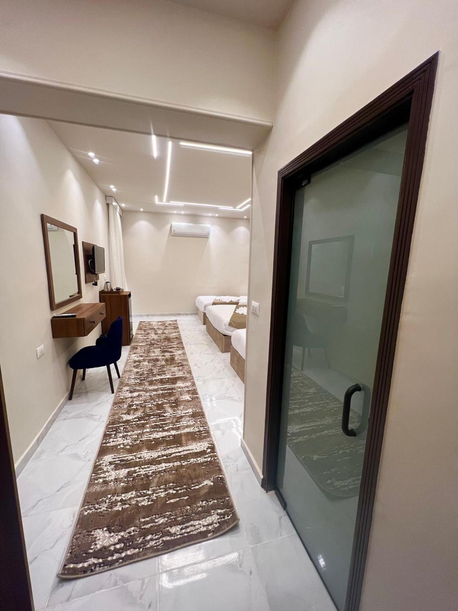 New Glamour Pyramids Hotel Kafrat al Jabal Bagian luar foto