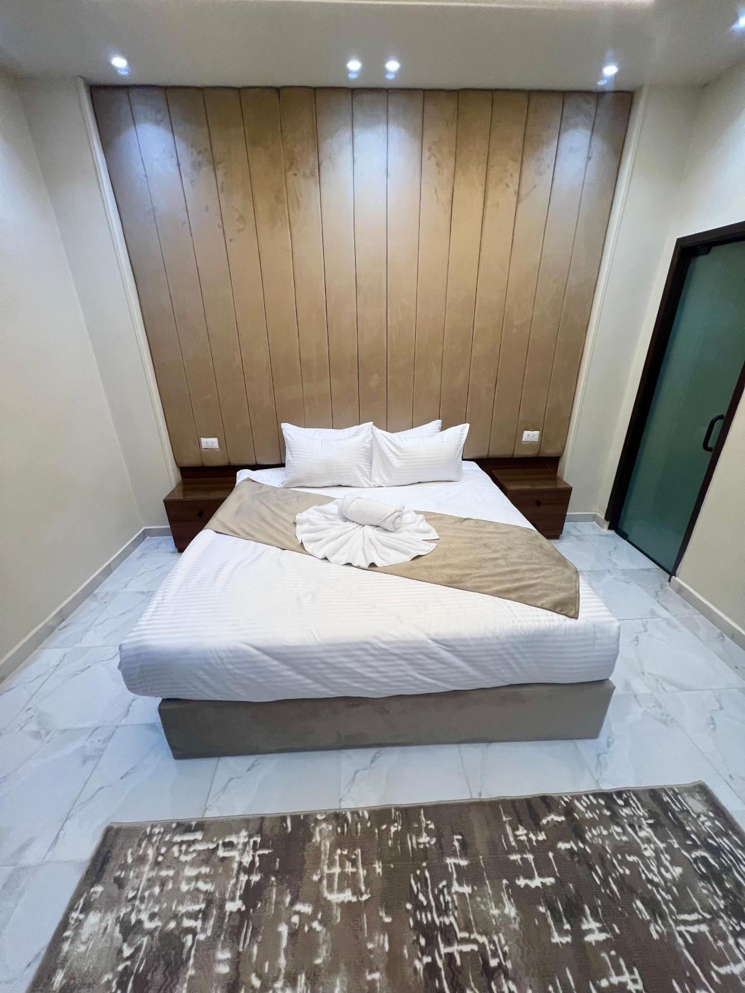 New Glamour Pyramids Hotel Kafrat al Jabal Bagian luar foto