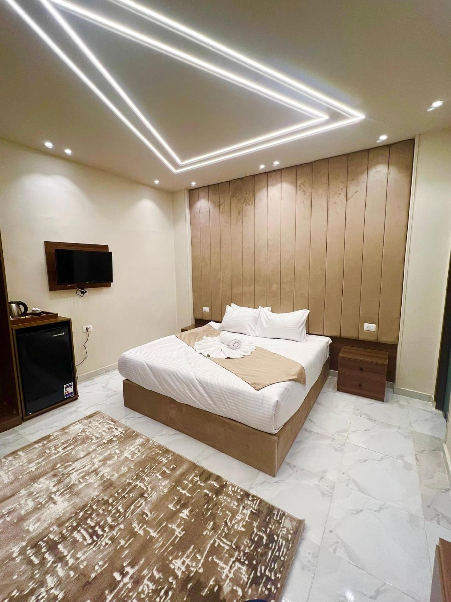 New Glamour Pyramids Hotel Kafrat al Jabal Bagian luar foto